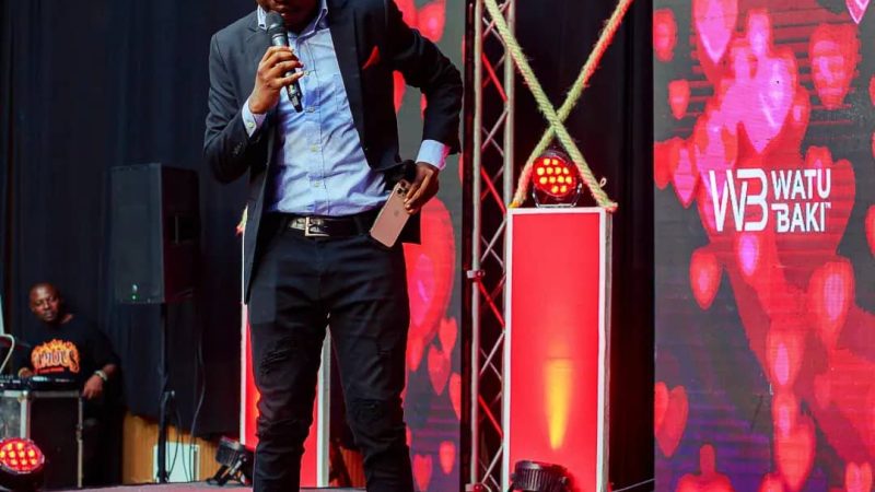 Trésor Mukimbwa a représenté la RDC a Watubaki Stand Up Comedy produit par DSTV Tanzanie.